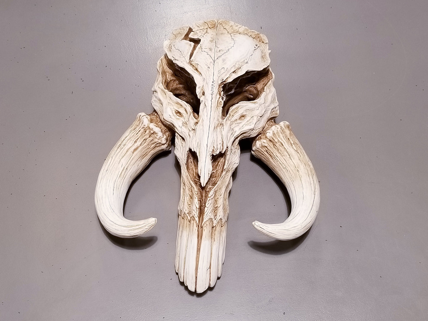 Star Wars The Mandalorian Mythosaur Skull 17" Replica Wall Sculpture