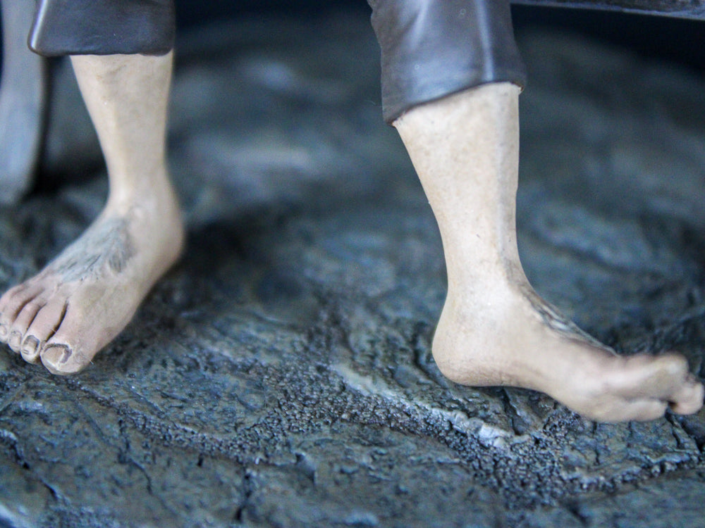 Lord of the Rings Bilbo Baggins Sitting on the Bench Mini Statue by Weta Workshop