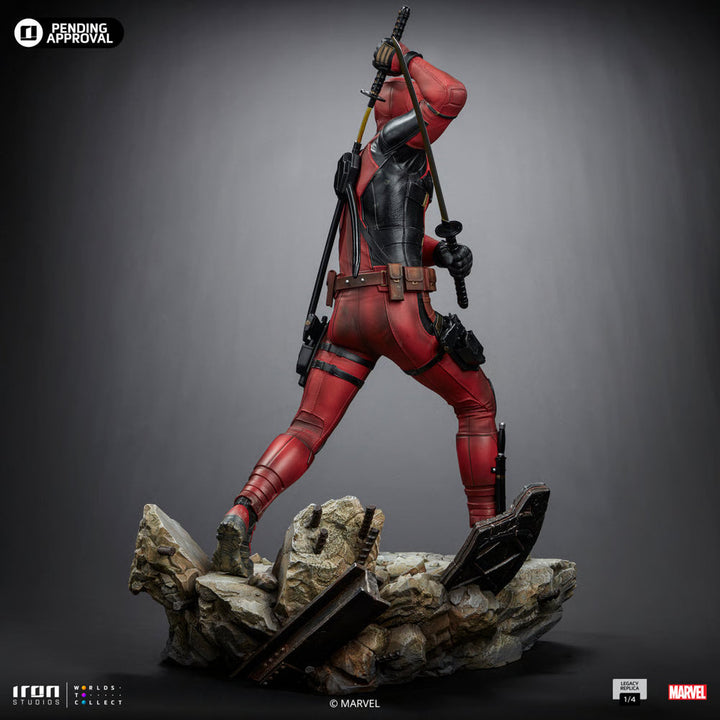 Deadpool Marvel Deadpool &amp; Wolverine Movie Quarter Scale Statue by Iron Studios