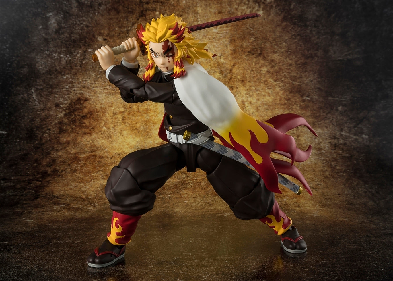 Demon Slayer: Kimetsu no Yaiba - Kyojuro Rengoku S.H.Figuarts Figure