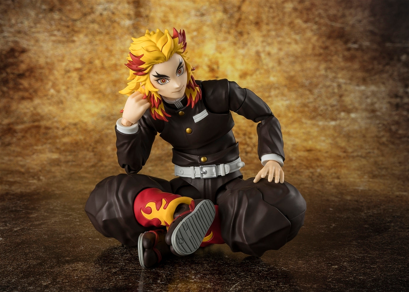 Demon Slayer: Kimetsu no Yaiba - Kyojuro Rengoku S.H.Figuarts Figure