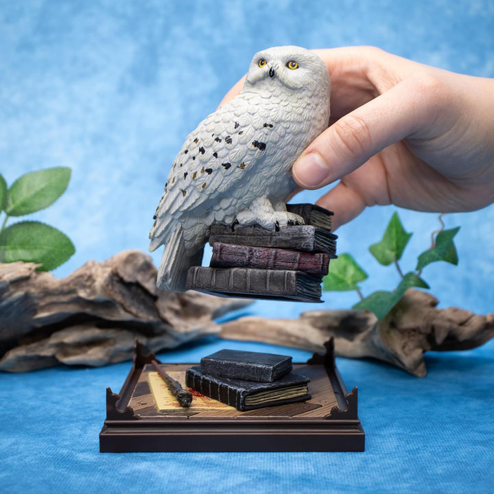 Hedwig Harry Potter Magical Creatures Figure Noble Collection
