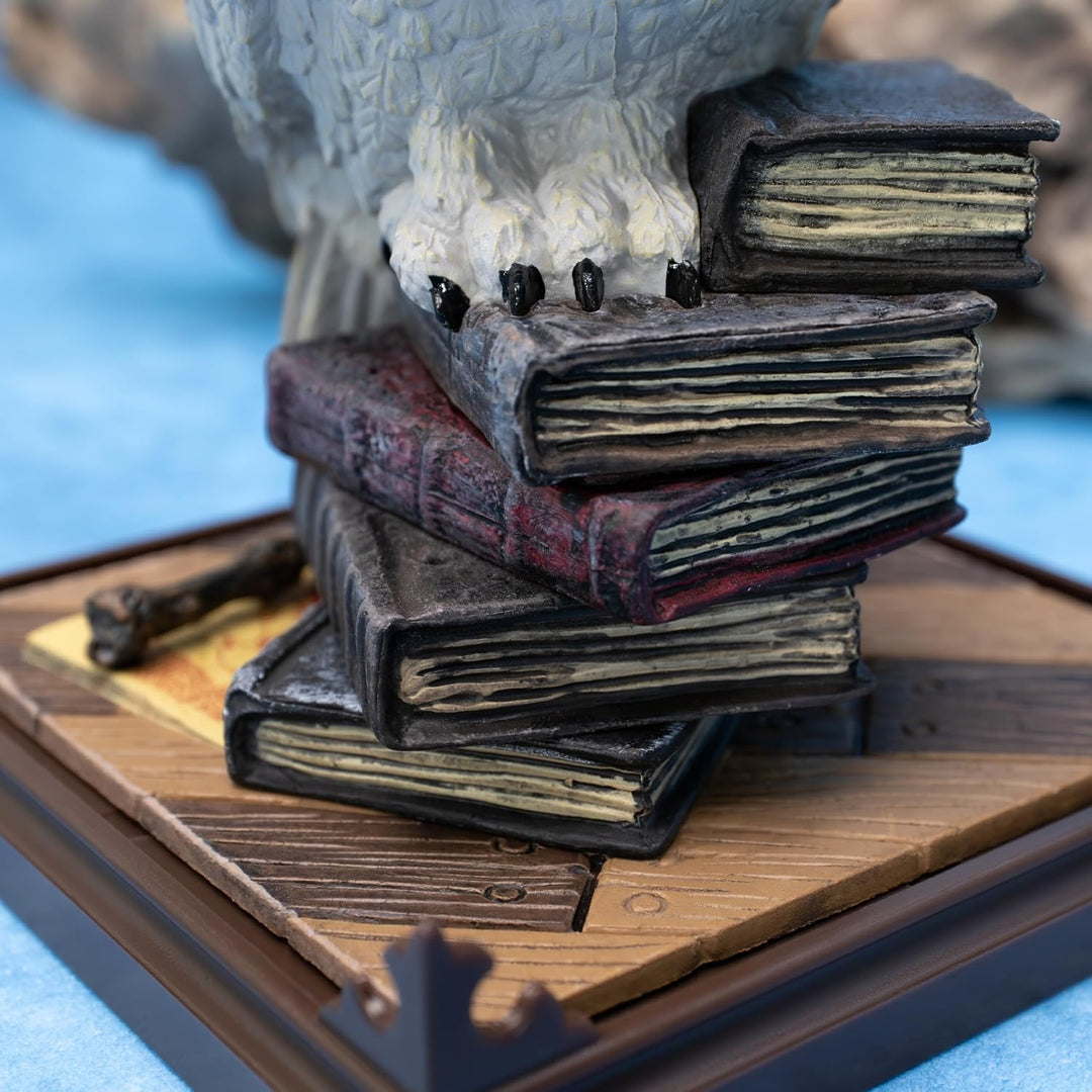 Hedwig Harry Potter Magical Creatures Figure Noble Collection