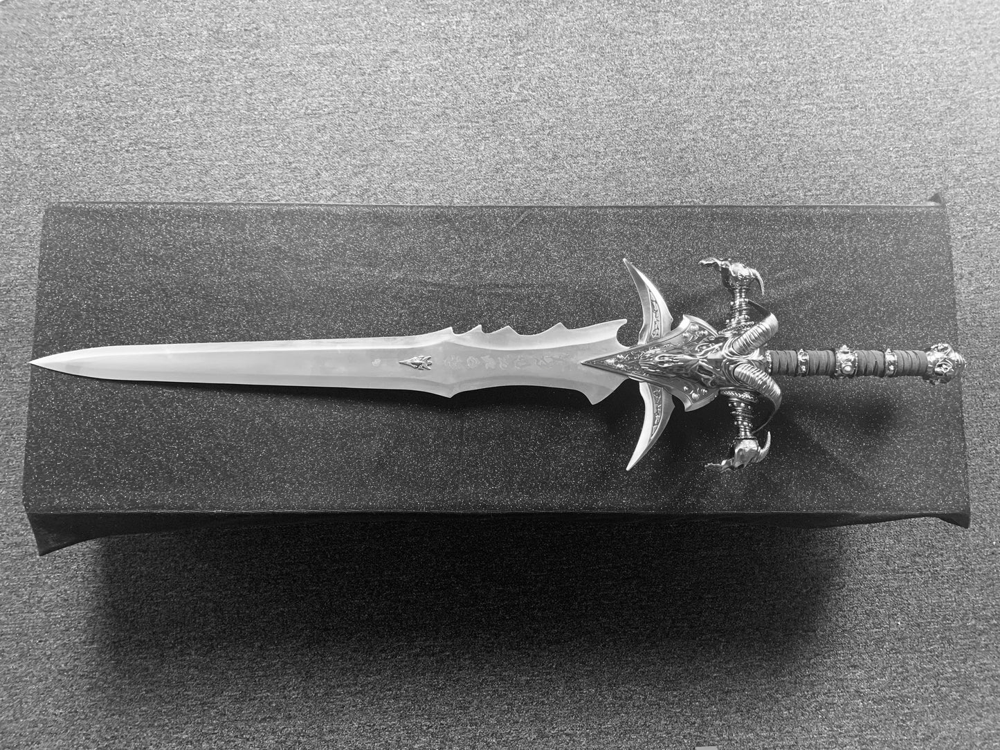 World of Warcraft: Frostmourne Steel Replica Sword