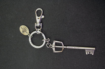 Kingdom Hearts Kingdom Key Keyblade Pewter Keychain