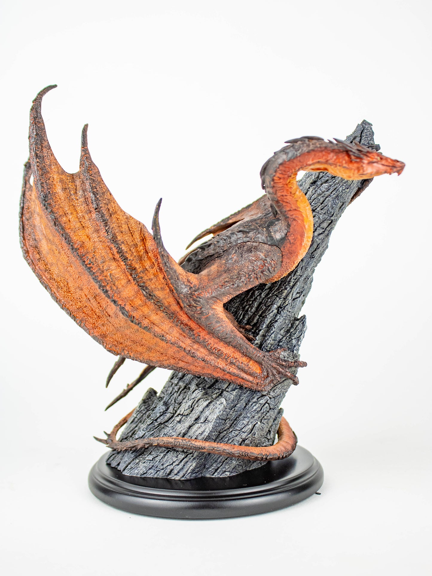 The Lord of the Rings The Hobbit Smaug The Magnificent Mini Statue by Weta Workshop