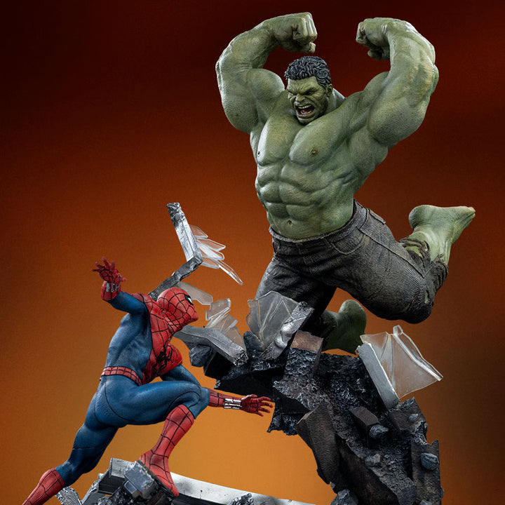 *Pre-Order* Marvel Spider-Man vs Hulk 1:10 Scale Statue by Iron Studios