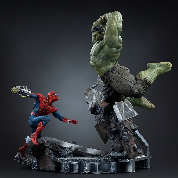 *Pre-Order* Marvel Spider-Man vs Hulk 1:10 Scale Statue by Iron Studios