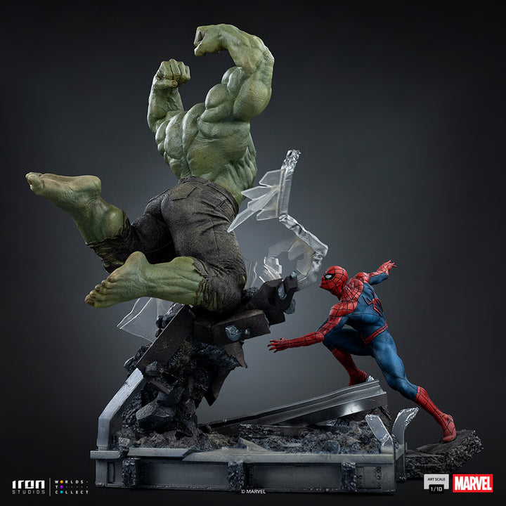 *Pre-Order* Marvel Spider-Man vs Hulk 1:10 Scale Statue by Iron Studios