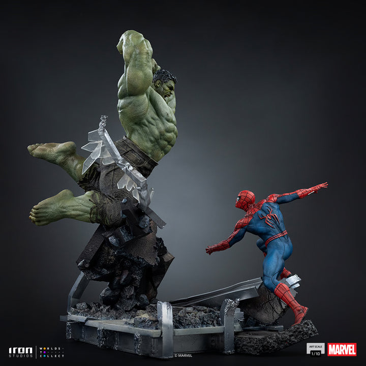 *Pre-Order* Marvel Spider-Man vs Hulk 1:10 Scale Statue by Iron Studios