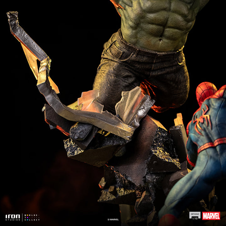 *Pre-Order* Marvel Spider-Man vs Hulk 1:10 Scale Statue by Iron Studios