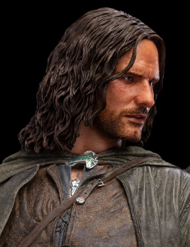 Aragorn (Hunter of the Plains) Lord of the Rings Statue by Weta Workshop