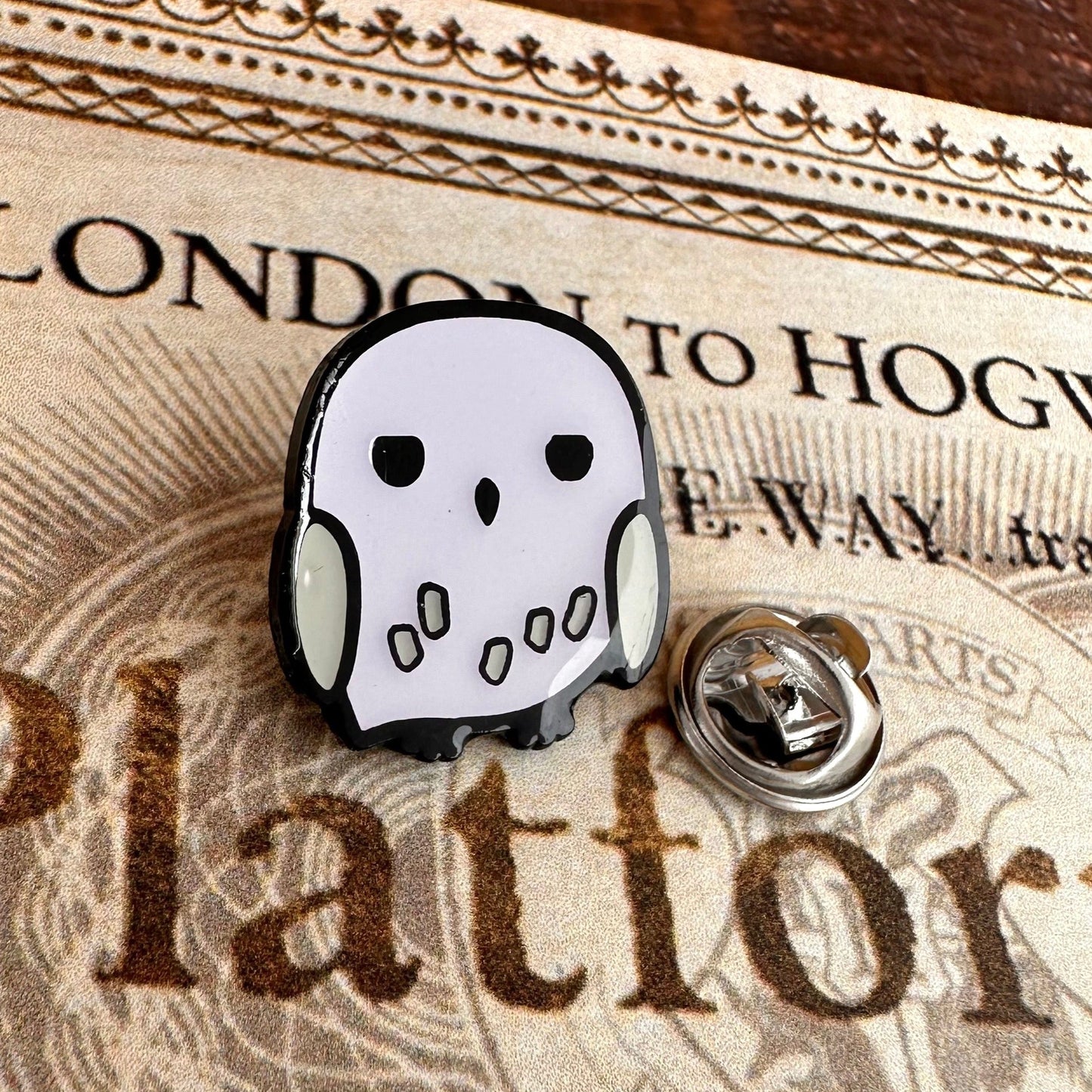 Hedwig Harry Potter  Chibi Enamel Pin