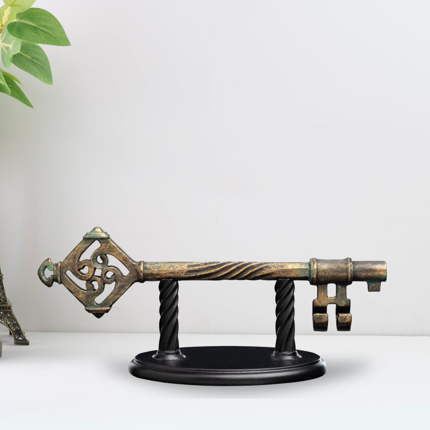 The Key to Bag End (The Lord of the Rings) Full Scale Prop Replica