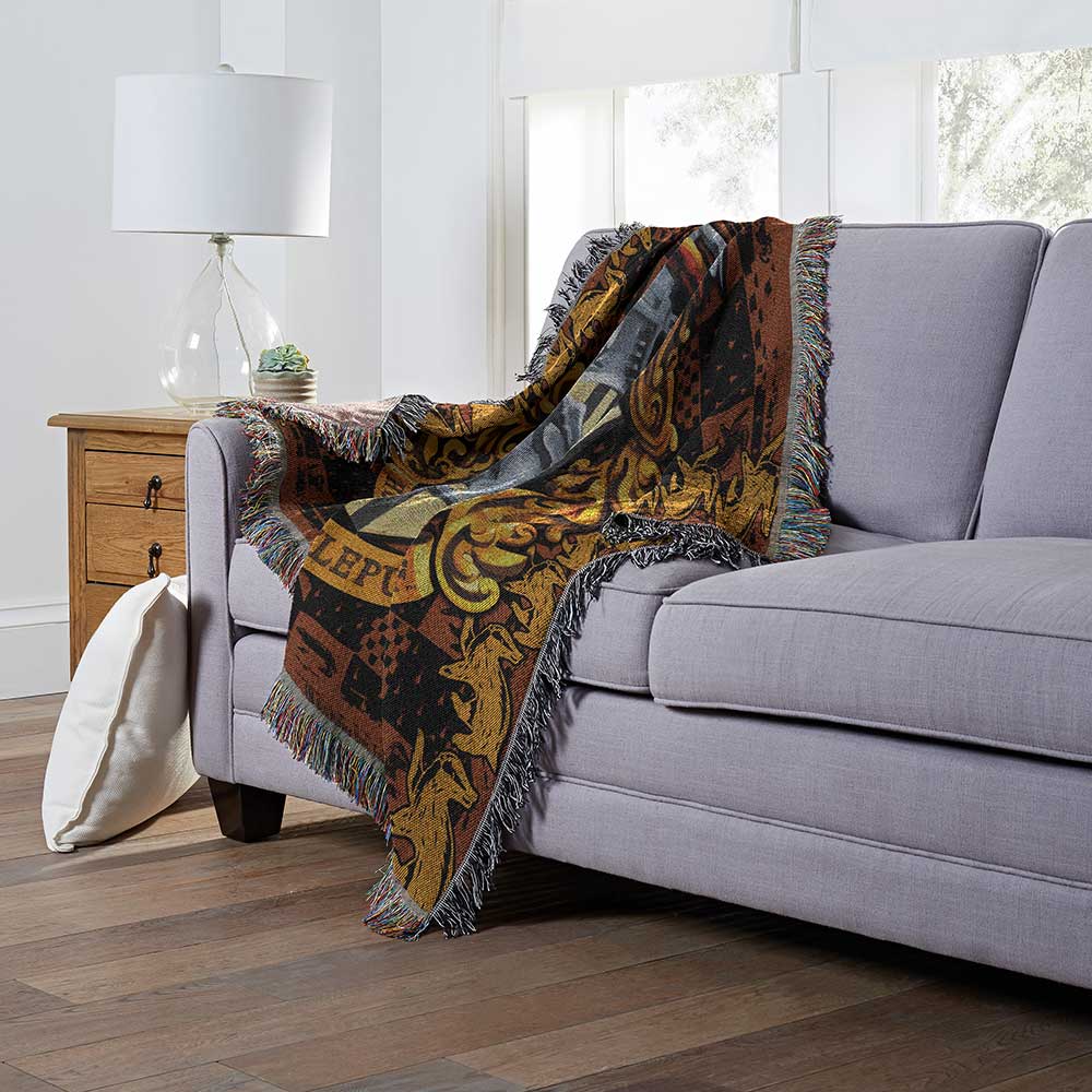 Harry Potter Hufflepuff Crest Woven Tapestry Throw Blanket