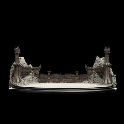 The Black Gates of Mordor Deluxe Environment Statue by Weta Workshop