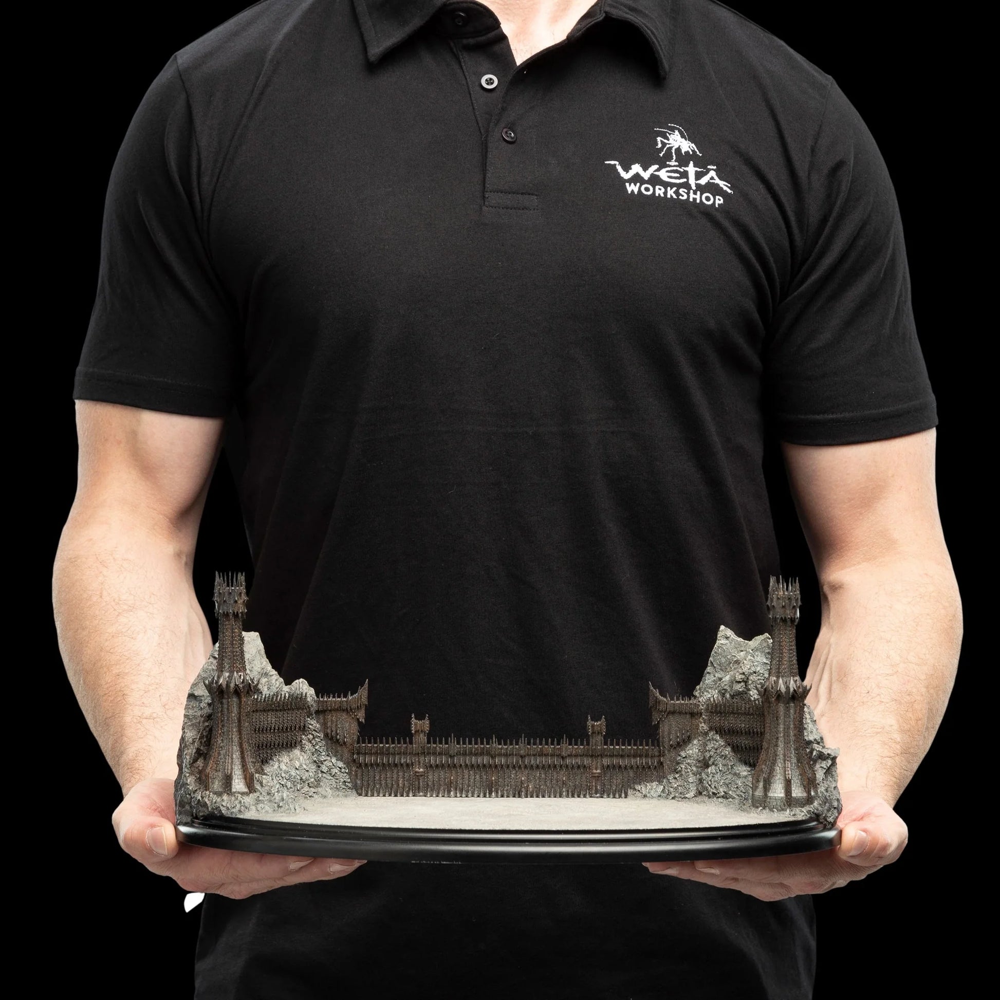The Black Gates of Mordor Deluxe Environment Statue by Weta Workshop