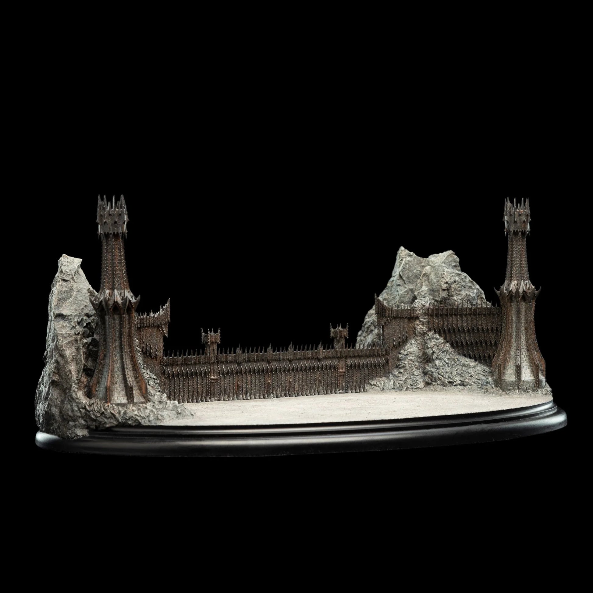 The Black Gates of Mordor Deluxe Environment Statue by Weta Workshop