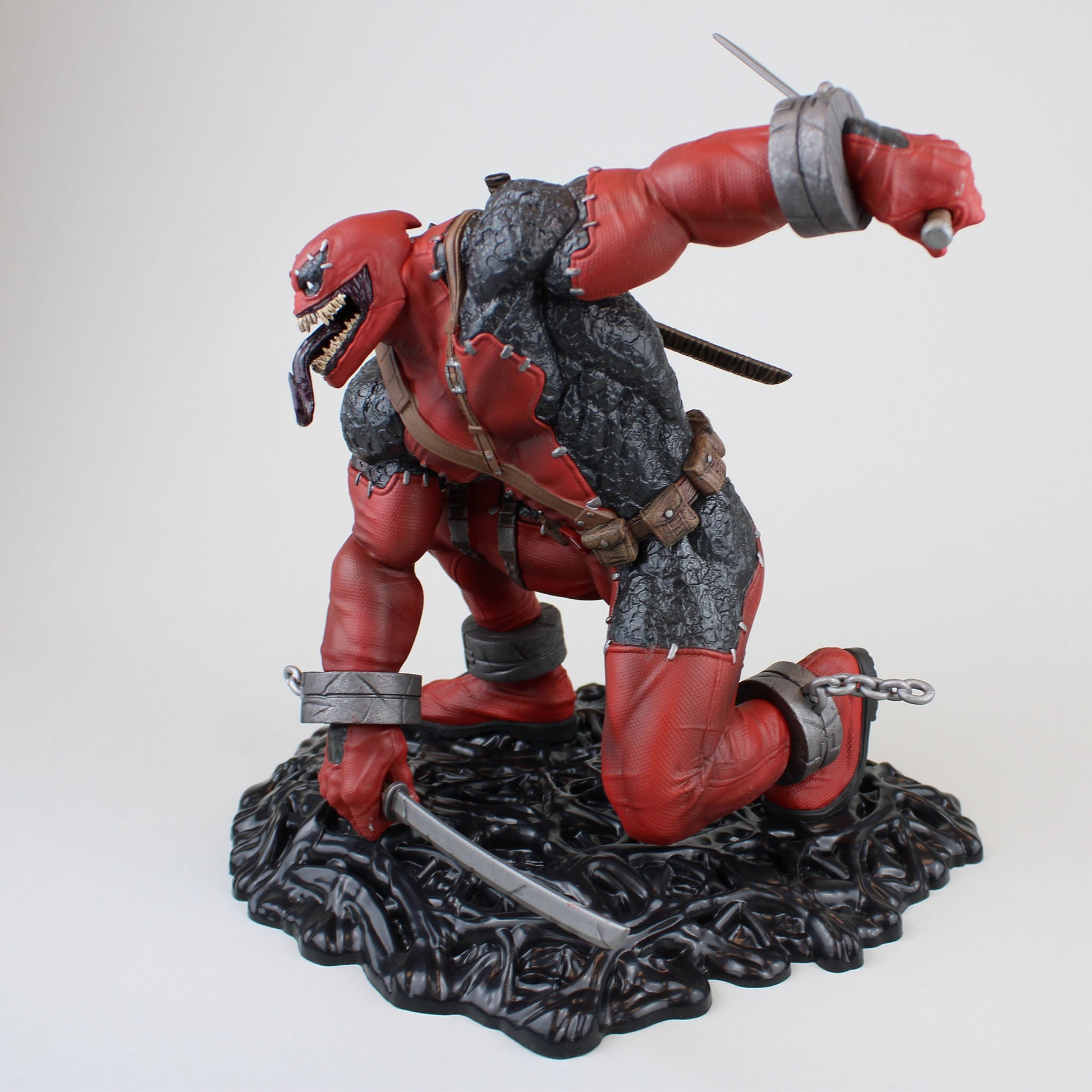Venompool (Marvel) Deluxe Gallery Statue